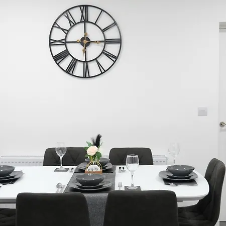 Etihcity - 3 Bedroom Semi - Free Parking Near Etihad Stadium, Tourist Attractions, Manchester City Centre, Transport And Motorway Links Next To Mcdonald'S - Sky N Netflix-3